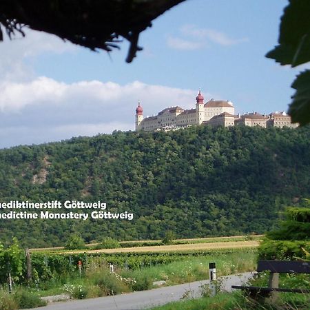 Gaestehaus Am Weinberg - Schlager Prinzersdorf Bagian luar foto